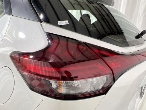 Used 2023 Nissan Kicks SV image 15