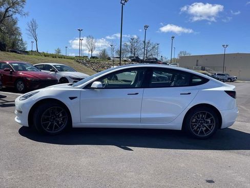 Used 2023 Tesla Model 3 Standard Range image 6