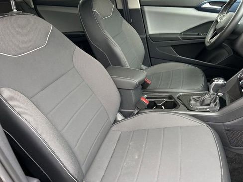 Used 2023 Volkswagen Taos SE image 34