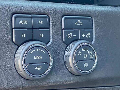 Used 2023 Chevrolet Silverado 1500 LT Trail Boss w/ Protection Package image 17