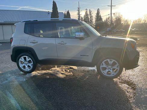 Used 2016 Jeep Renegade Limited image 6