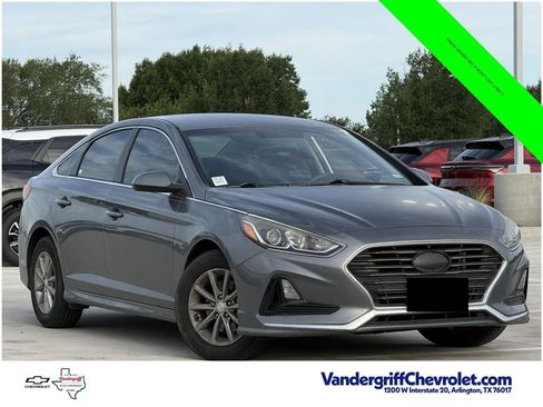 Used 2019 Hyundai Sonata SE w/ Cargo Package FWD image 2