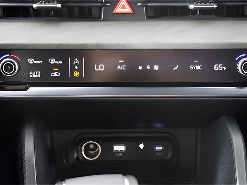 Used 2024 Kia Sportage X-Line w/ X-Line Premium Package image 40