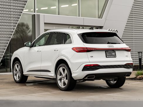 Certified 2025 Audi Q5 Premium w/ Premium Plus AWD/4WD image 4