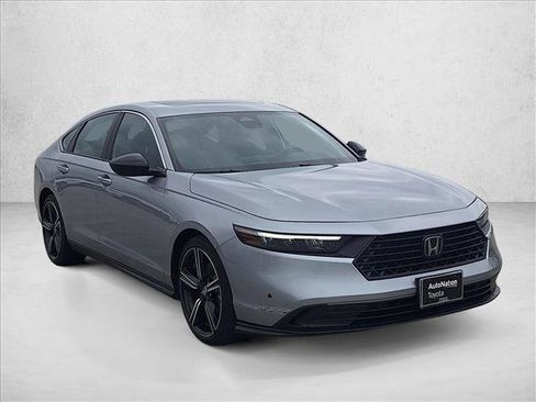 Used 2023 Honda Accord Sport image 3