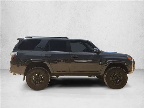 Used 2024 Toyota 4Runner TRD Off-Road Premium AWD/4WD image 4