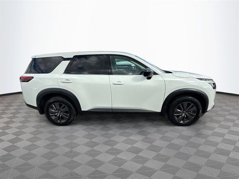 Used 2024 Nissan Pathfinder S image 5