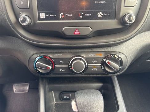 Used 2025 Kia Soul LX w/ LX Technology Package image 17