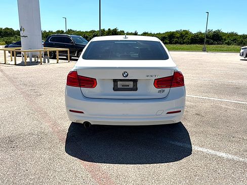 Used 2018 BMW 320i Sedan RWD image 6