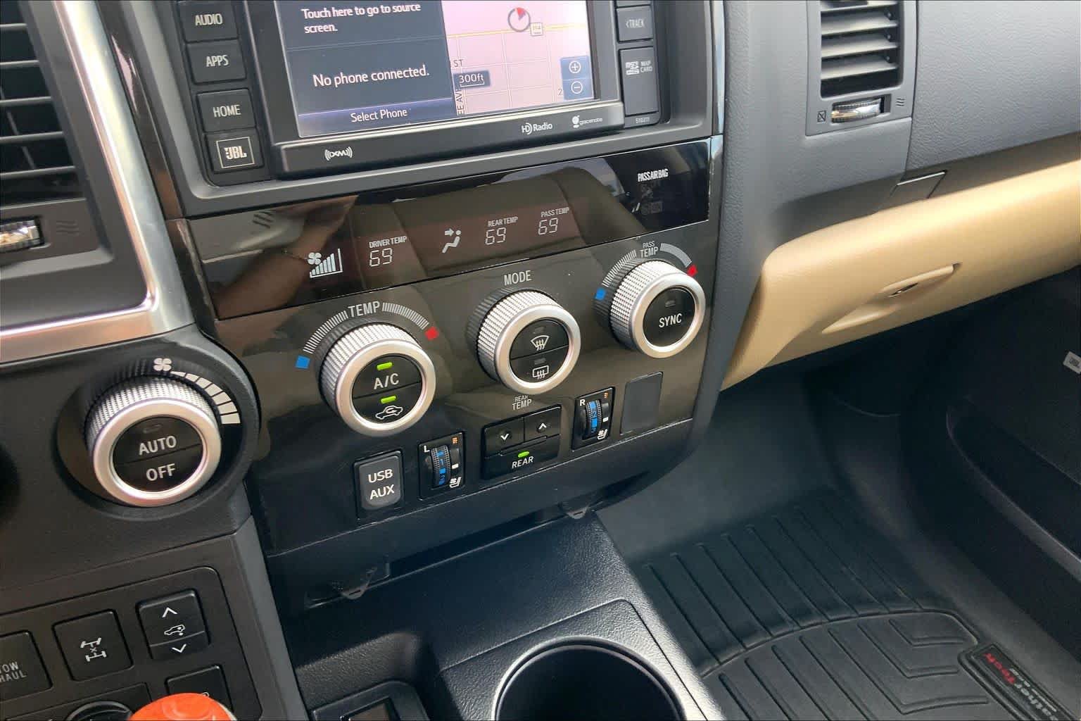Used 2018 Toyota Sequoia Platinum AWD/4WD image 35
