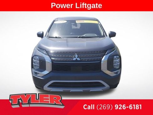 Used 2024 Mitsubishi Outlander SE AWD/4WD image 2