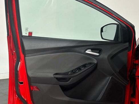 Used 2013 Ford Focus SE FWD image 30