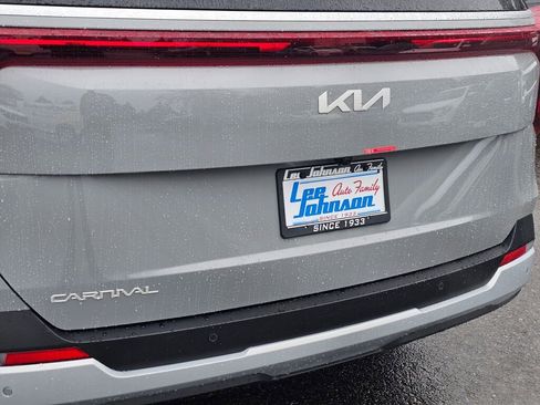 New 2026 Kia Carnival EX image 25