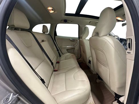 Used 2016 Volvo XC60 T6 w/ Proximity Package AWD/4WD image 14