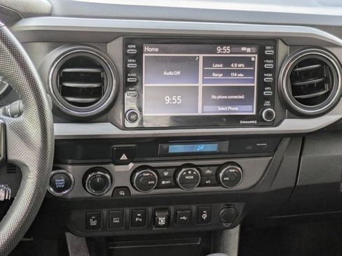 Used 2021 Toyota Tacoma TRD Sport w/ Technology Package image 15