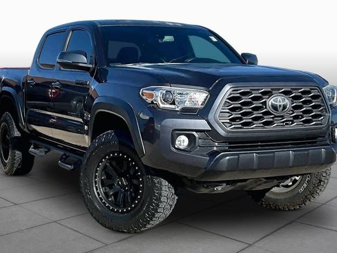 Used 2020 Toyota Tacoma TRD Off-Road image 3