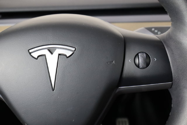 Used 2023 Tesla Model Y Performance AWD/4WD image 8