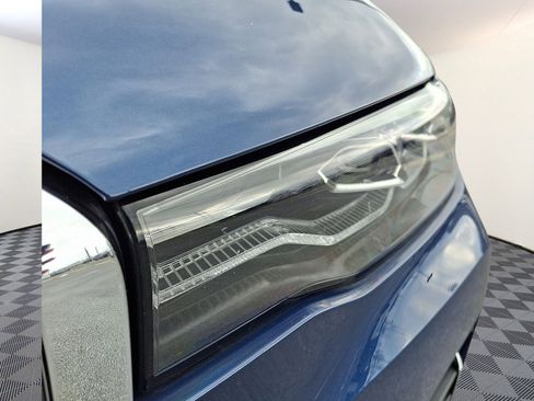 Used 2021 BMW X7 xDrive40i w/ Premium Package image 8