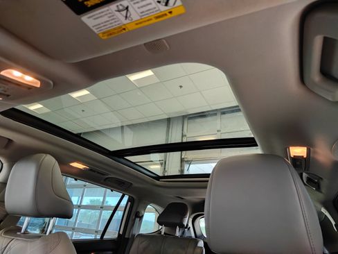 Used 2020 Toyota Highlander Platinum AWD/4WD image 10