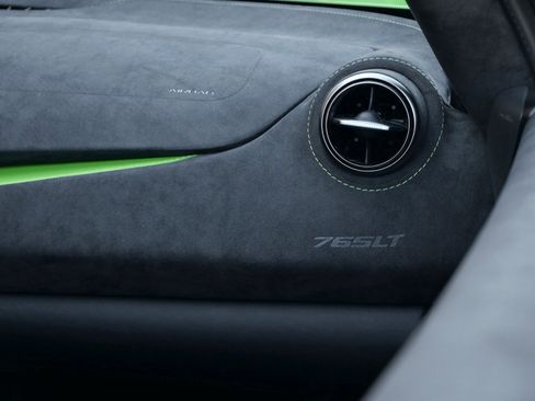 Used 2022 McLaren 765LT image 19