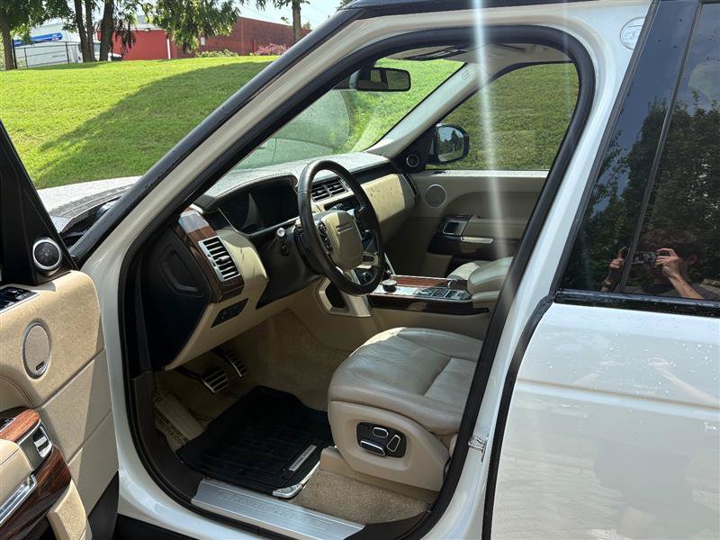 Used 2015 Land Rover Range Rover Supercharged AWD/4WD image 25