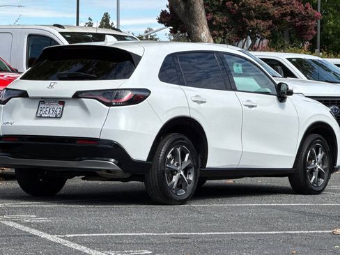 Used 2023 Honda HR-V EX-L image 4