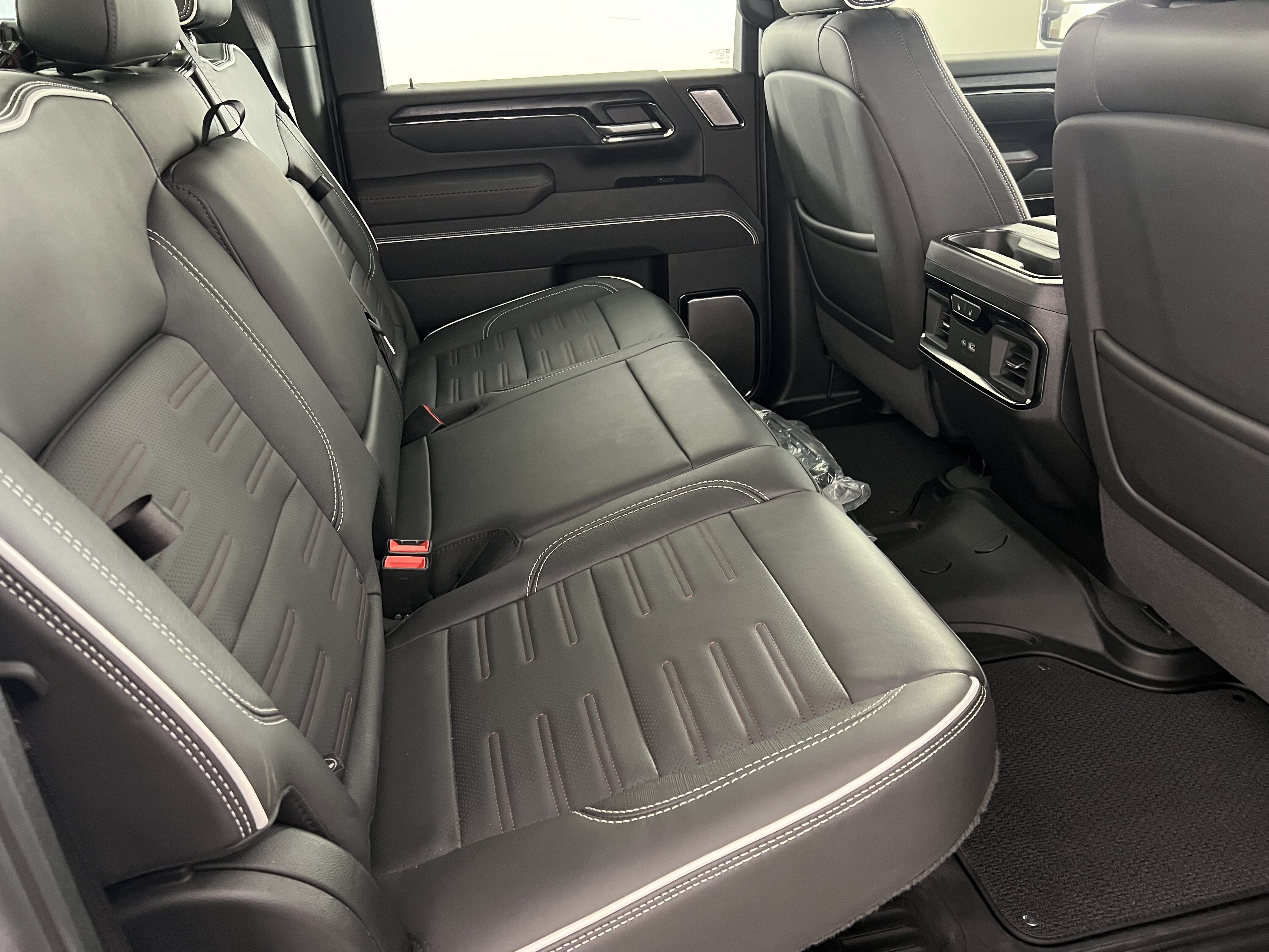 Used 2024 GMC Sierra 2500 AT4X AWD/4WD image 24