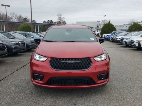 New 2026 Chrysler Pacifica Select image 2