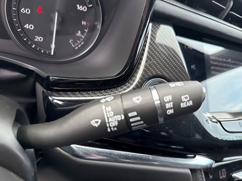 New 2025 Cadillac XT6 Sport w/ Technology Package image 31