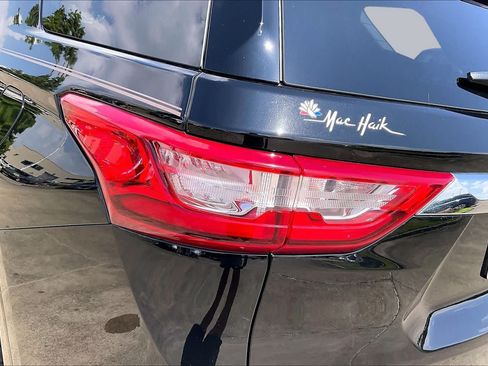 Used 2018 Chevrolet Traverse High Country AWD/4WD image 27