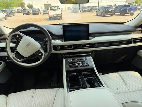Used 2022 Lincoln Aviator Black Label w/ Dynamic Handling Package AWD/4WD image 8