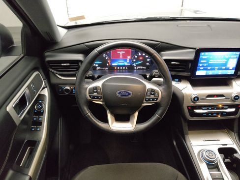 Used 2022 Ford Explorer XLT RWD image 22