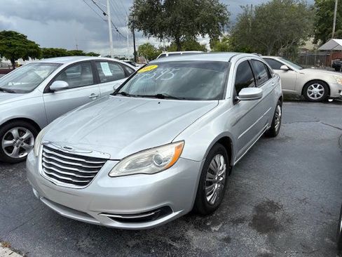 Used 2011 Chrysler 200 LX image 1