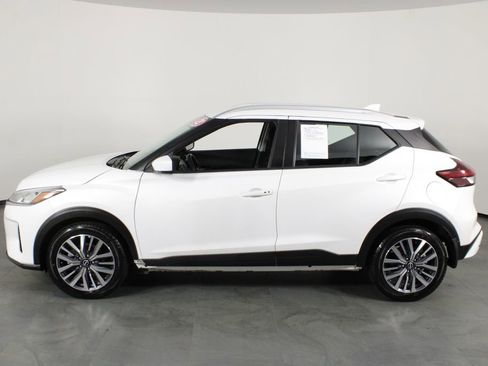 Certified 2023 Nissan Kicks SV FWD image 12
