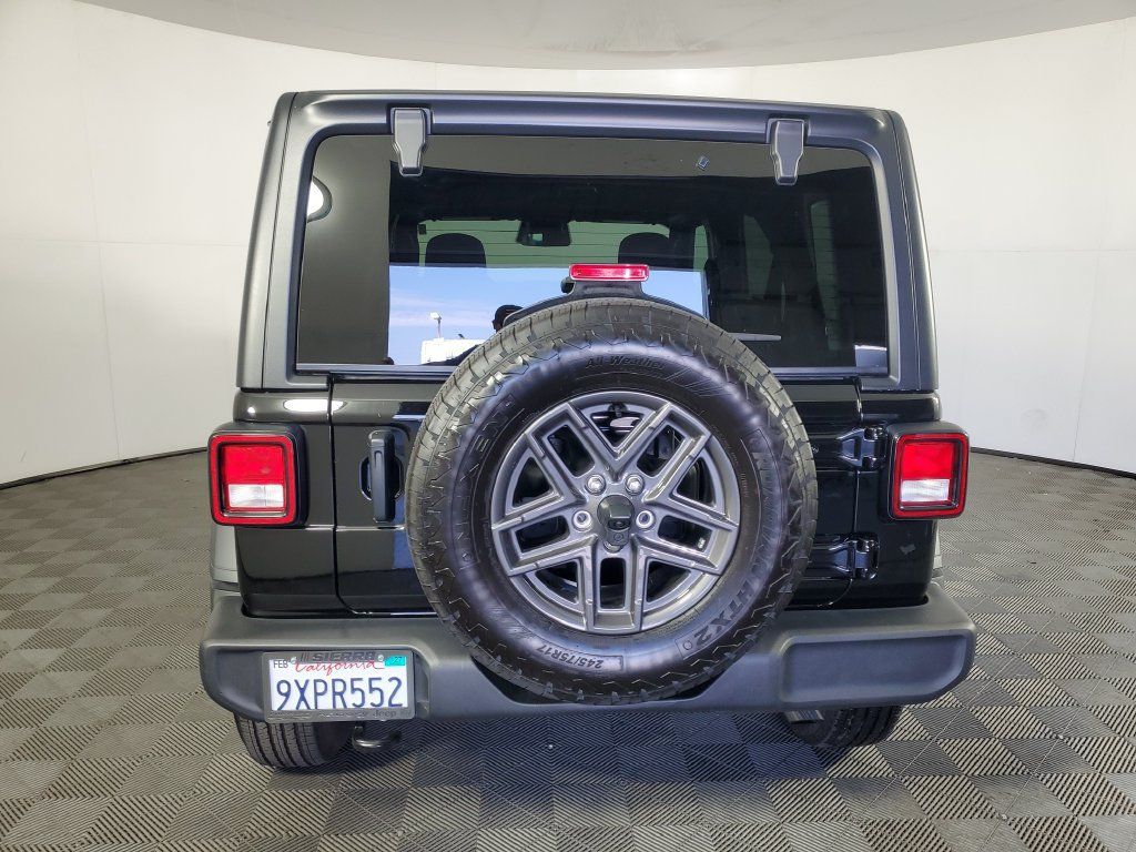 Used 2026 Jeep Wrangler Unlimited Sport AWD/4WD image 5