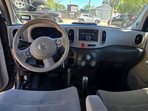 Used 2010 Nissan Cube 1.8 S w/ Interior Designer Pkg FWD image 10
