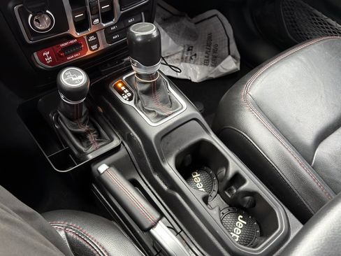 Used 2020 Jeep Gladiator Rubicon w/ Advanced Safety Group image 33