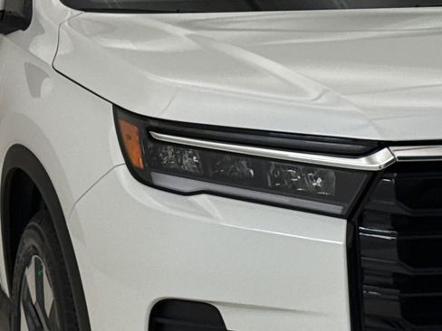 New 2026 Honda Pilot Touring image 5