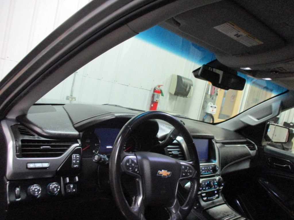 Used 2018 Chevrolet Suburban Premier AWD/4WD image 11