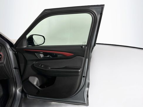Used 2024 Chevrolet TrailBlazer RS FWD image 29