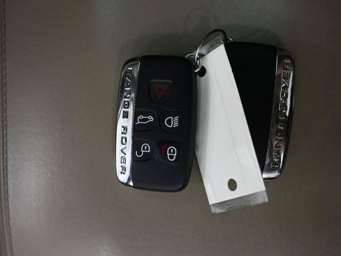 Used 2017 Land Rover Range Rover HSE AWD/4WD image 38
