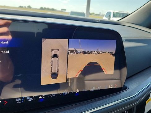 New 2026 Chevrolet Suburban Premier image 13