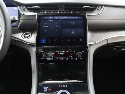 Certified 2024 Jeep Grand Cherokee L Limited w/ Luxury Tech Group II image 23