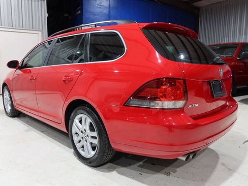 Used 2014 Volkswagen Jetta TDI FWD image 3