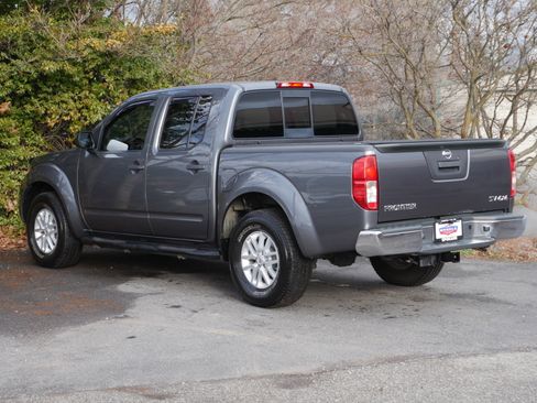 Used 2016 Nissan Frontier SV image 17