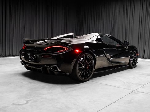 Used 2019 McLaren 570S Spider RWD image 47