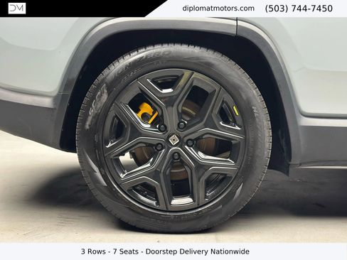 Used 2023 Rivian R1S Adventure image 36