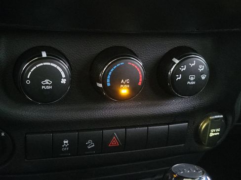 Used 2017 Jeep Wrangler Unlimited Sport w/ Quick Order Package 24S image 26