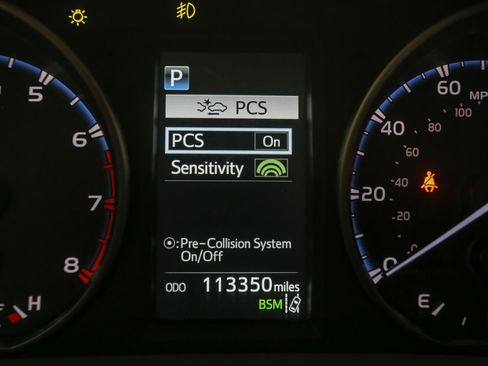 Used 2017 Toyota RAV4 XLE w/ Plus Extra Value Package image 38