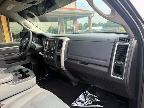 Used 2019 RAM 1500 Classic SLT AWD/4WD image 21